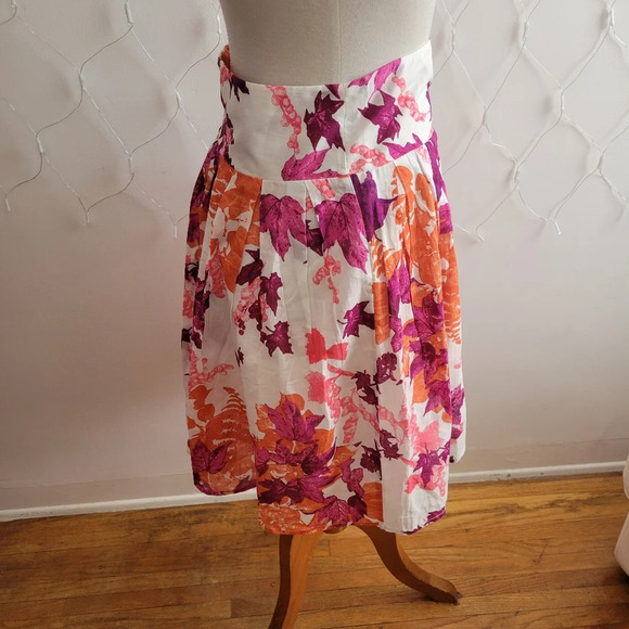 Aryeh Fall Fit n Flair Skirt / Anthropologie / Leaves / Size Small - Picture 2 of 7